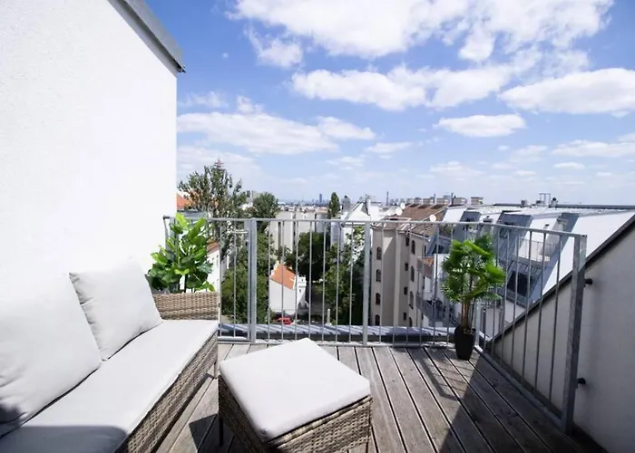 Sunny Penthouse With Balcony L T47 * Bécs