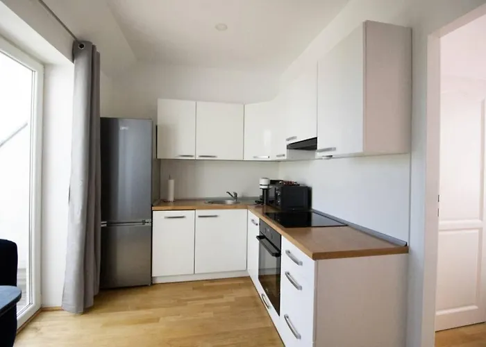 Sunny Penthouse With Balcony L T47 Apartman
