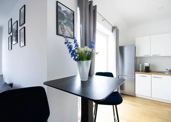 Sunny Penthouse With Balcony L T47 * Bécs