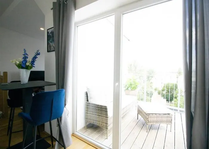 Sunny Penthouse With Balcony L T47 * Bécs